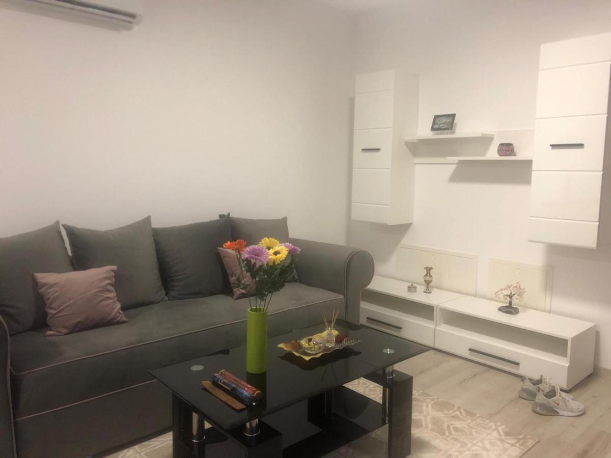 Apartament Cu 2 Camere 拉迪亚 外观 照片